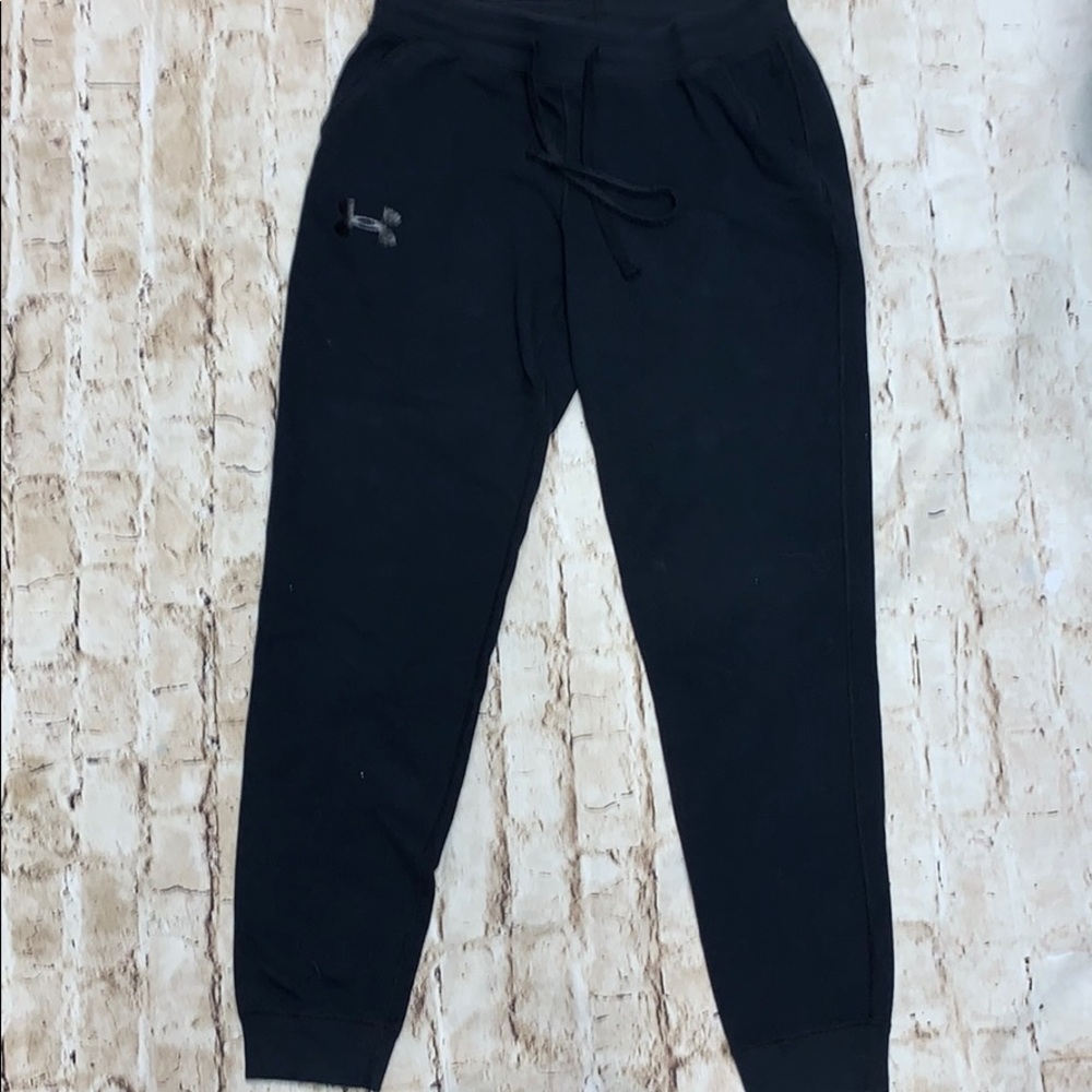 Under armour women’s joggers medium